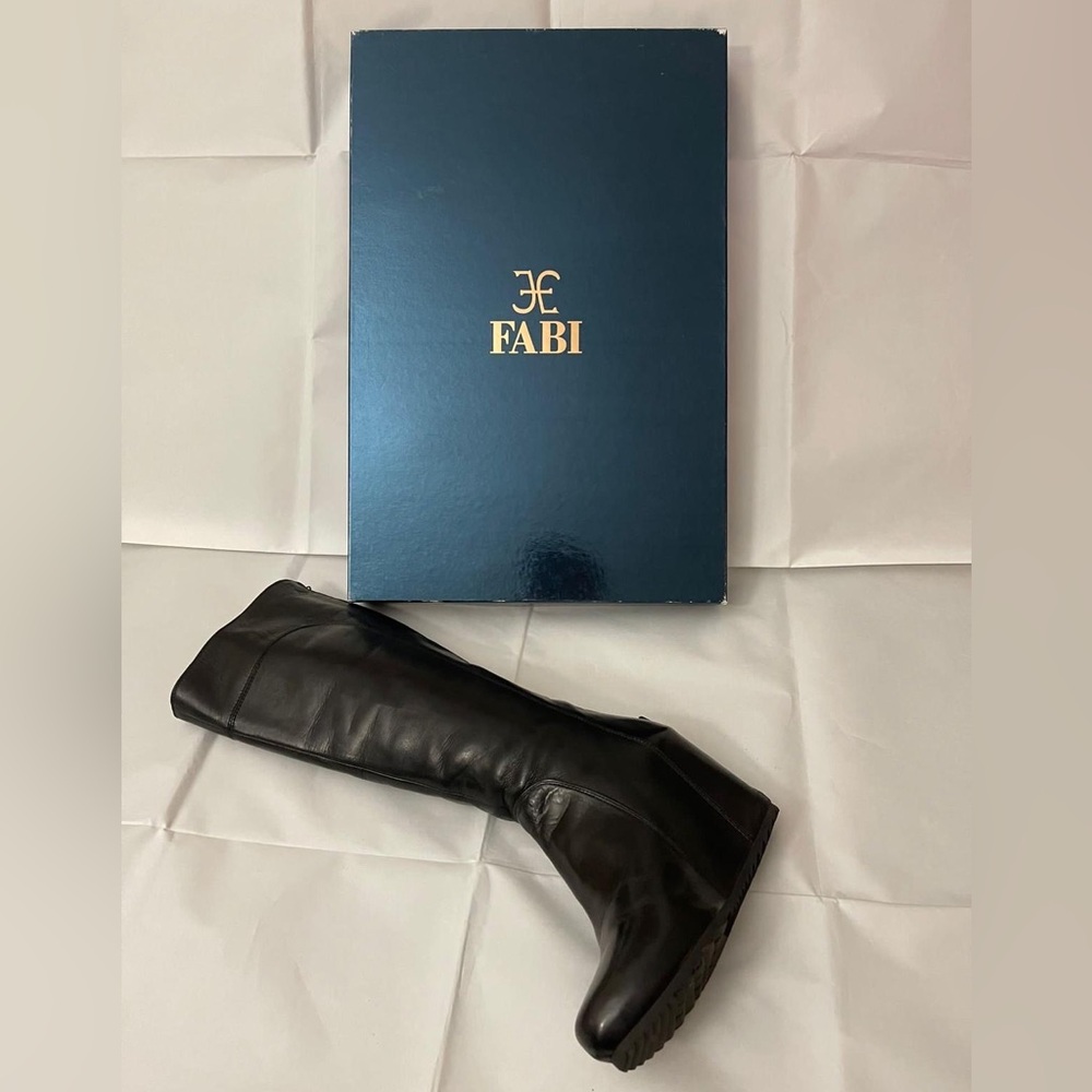 Fabi Leather boots with platform. Like new